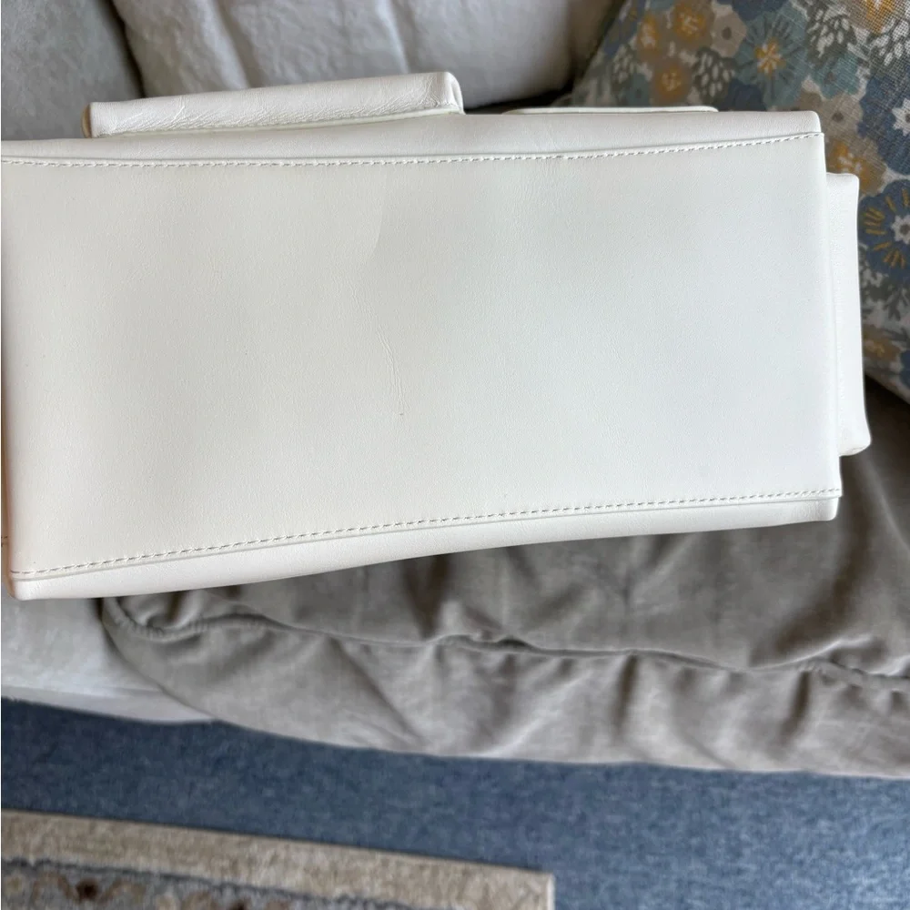 Kate Spade Cargo Shoulder Bag in White - Picture 7 of 10